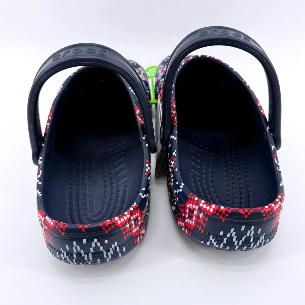 Crocs Baya Holiday Graphic Clog Mens Size 10 Navy Blue Fair‎ Isle Comfy Gift NWT